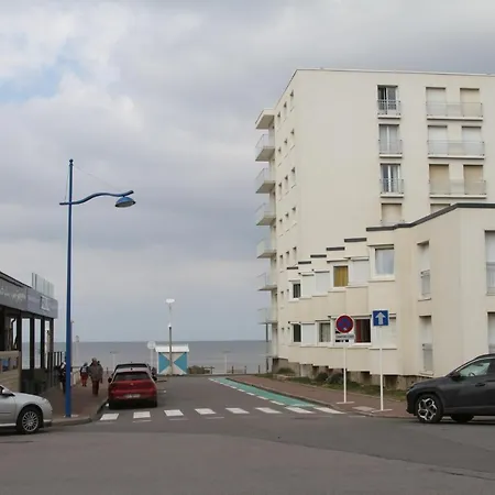 Escale En Duo Les Pieds Dans L'eau D'opale Vue *